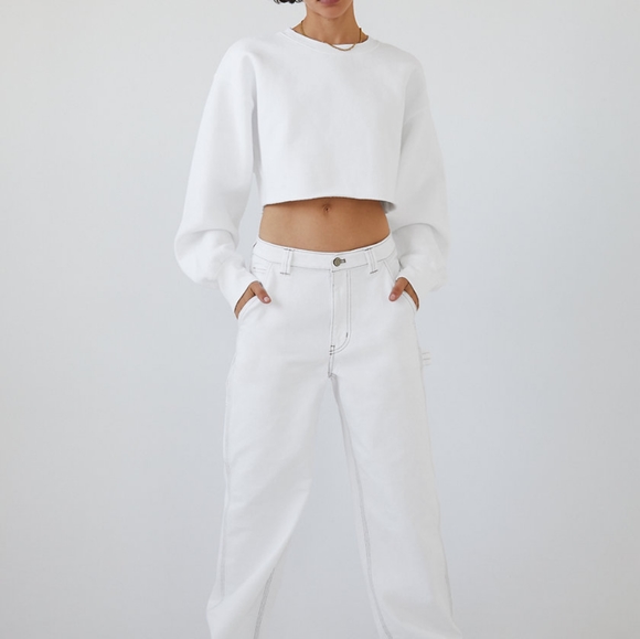 Brand New - Aritzia - TNA Cozy Fleece Boyfriend Cropped Sweatshirt - Picture 2 of 10